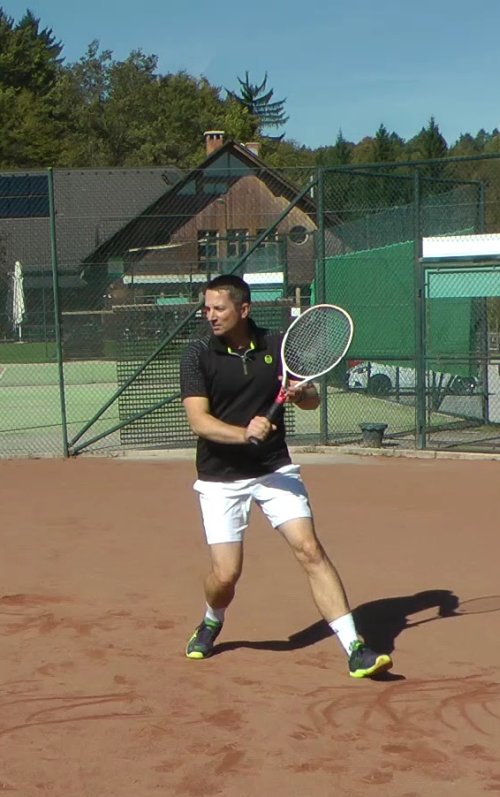 onehanded backhand footwork